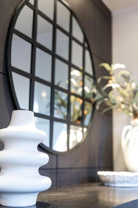 True New York Style Newmarket Loft Apartment โอ๊คแลนด์ ภายนอก รูปภาพ